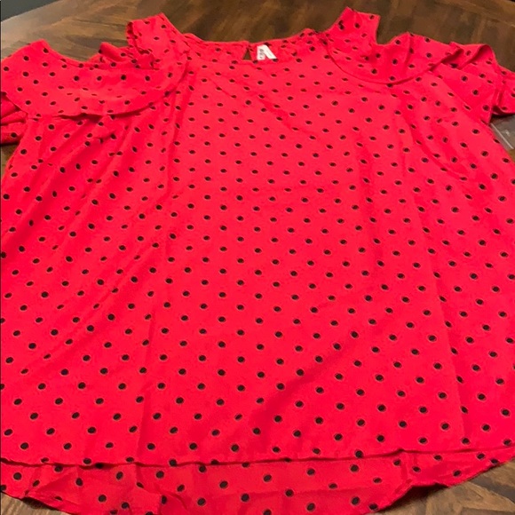 NWT Adorable Live 4 Truth Cold Shoulder Tunic - Picture 5 of 8